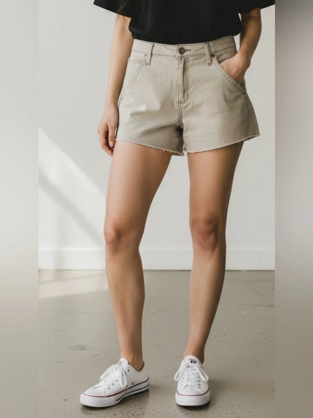 Frayed Hem Women's Denim Shorts - Light Tan